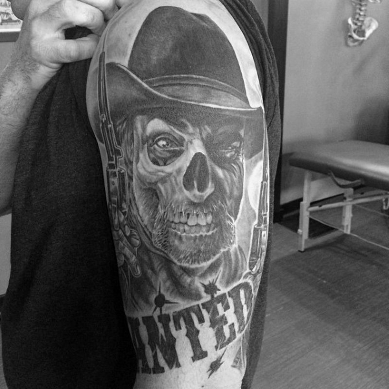 肩部灰色西方的牛仔恶魔头骨纹身图案