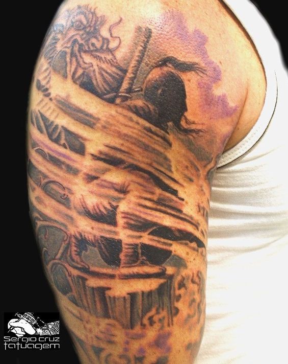 肩部可爱的半阴武士纹身图案