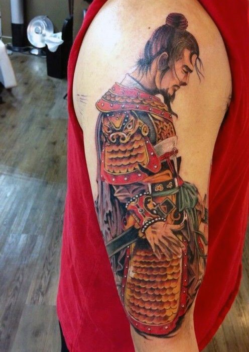 手臂精确绘制彩色亚洲战士纹身图案