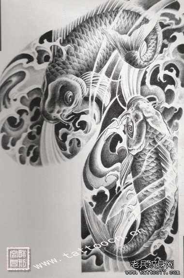 中国印之黑灰双鲤鱼纹身图案半胛手稿图片