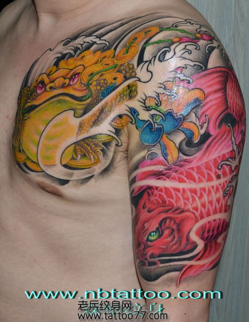 中国招财纹身图案之华丽的半胛金蝉鲤鱼纹身图案