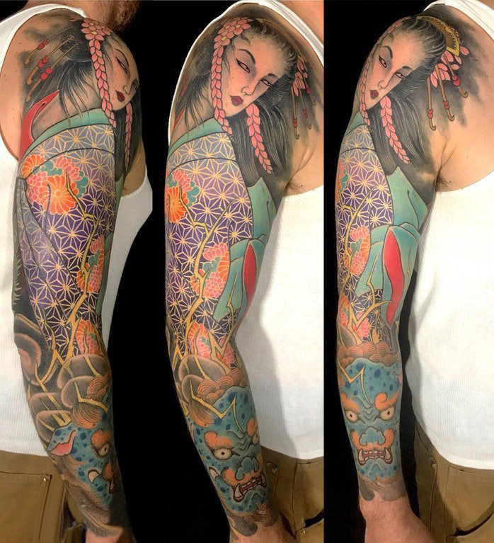 日本艺妓纹身花臂 男生手臂上彩色的艺妓纹身图片