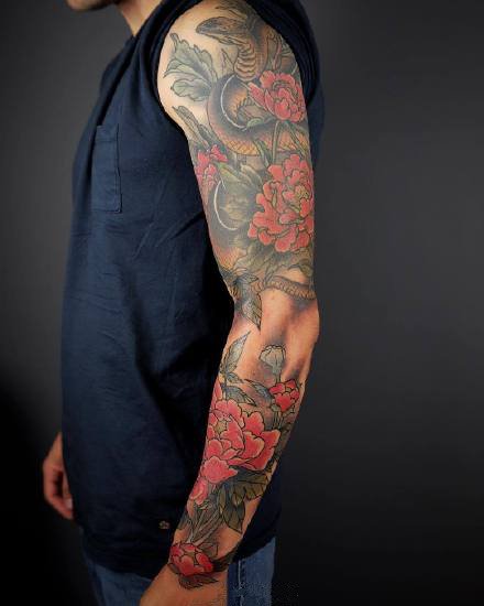 一组男性传统风格的花臂作品纹身图案