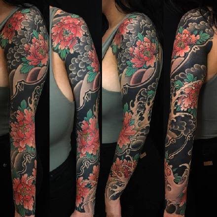 漂亮传统风格的一组花臂纹身图案作品