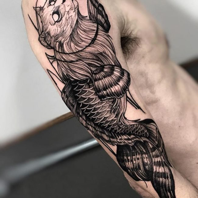男生手臂上黑灰素描创意猫咪花臂纹身图片