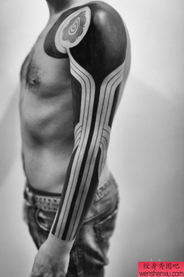 一组男性粗狂图腾纹身作品图片系列