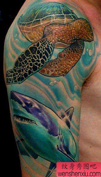 一幅欧美海洋世界花臂纹身图片
