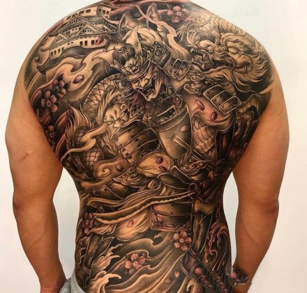 中国传统风格的大满背纹身作品9张