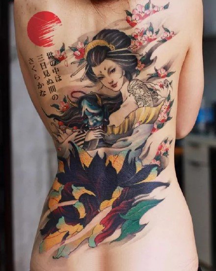 女性的一组美丽大满背纹身图片