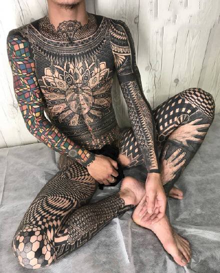 通体纹身：霸气的一组满背和通体大面积纹身作品