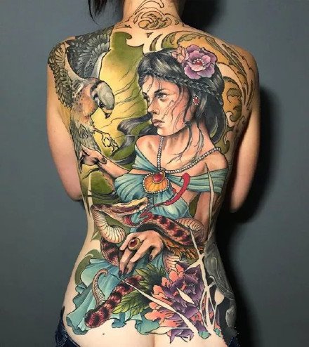 女性大满背纹身--9张女生霸气的大满背纹身作品图案欣赏