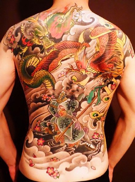 传统风格的一组男性大满背纹身作品赏析