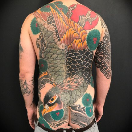 几张传统风的男性大满背纹身图案作品