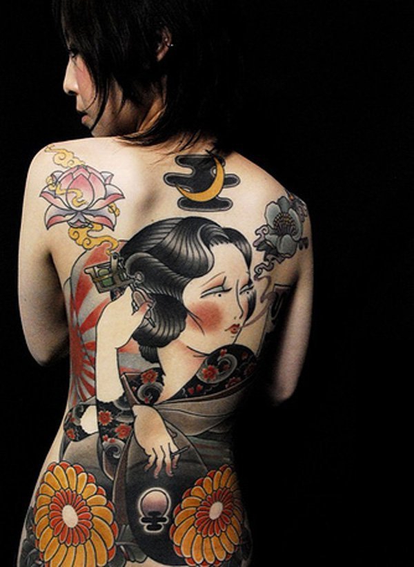 传统时尚的满背抽象线条创意艺妓纹身图案