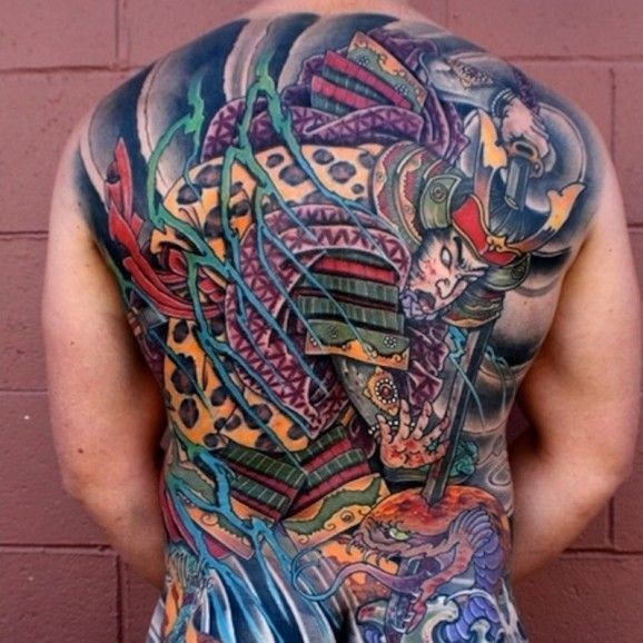 满背彩色的日本武士纹身图案
