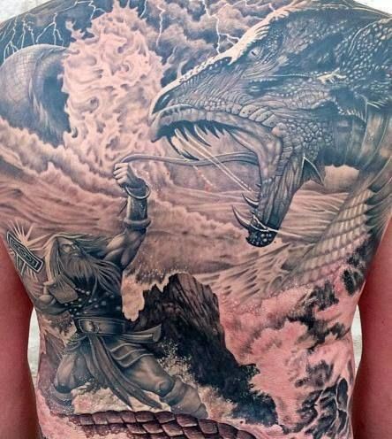 背部纳维亚神雷神与龙纹身图案